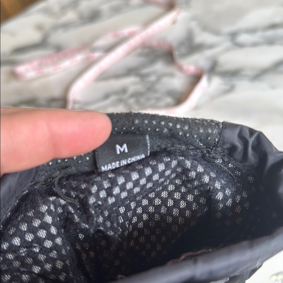 Scott Black Insulated Gloves with Adjustable Strap Women’s Medium - Picture 10 of 12